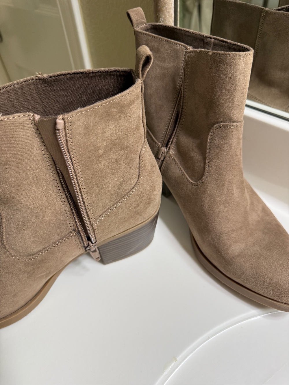 Old Navy Faux Suede Western Booties in Mocha Latte - Size 10